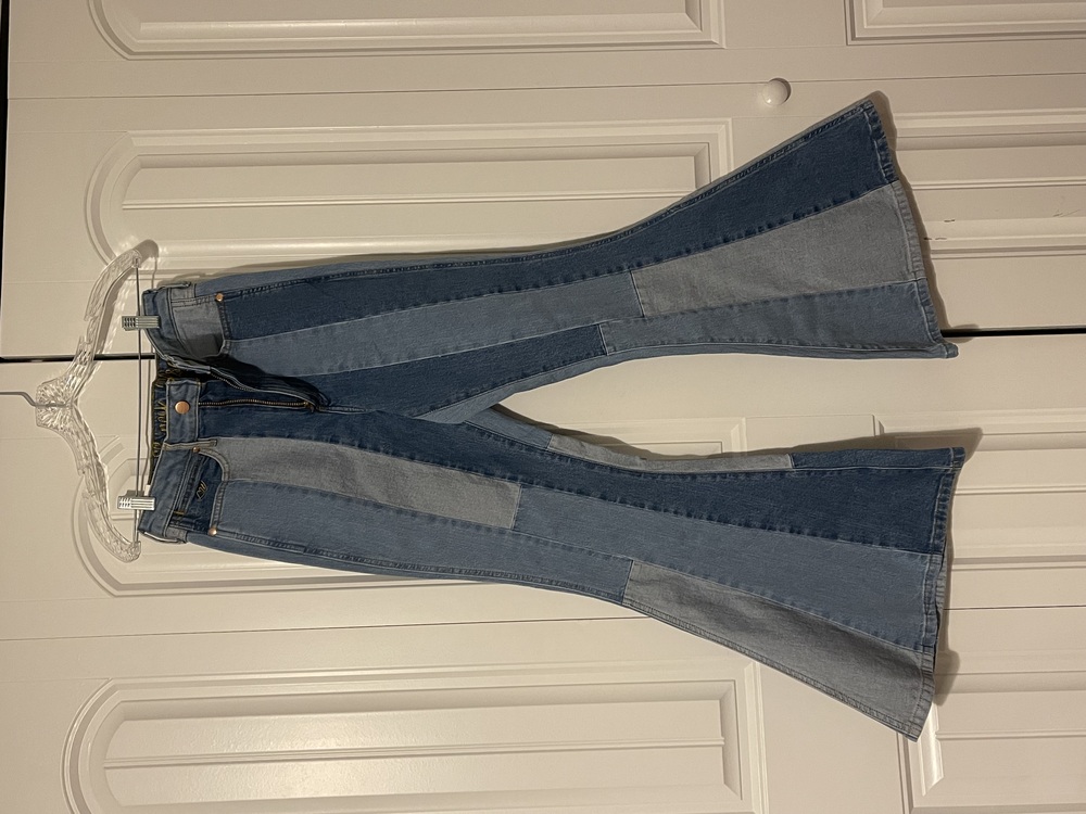 Wrangler X Lainey Wilson Patchwork Super Flare Je… - image 4